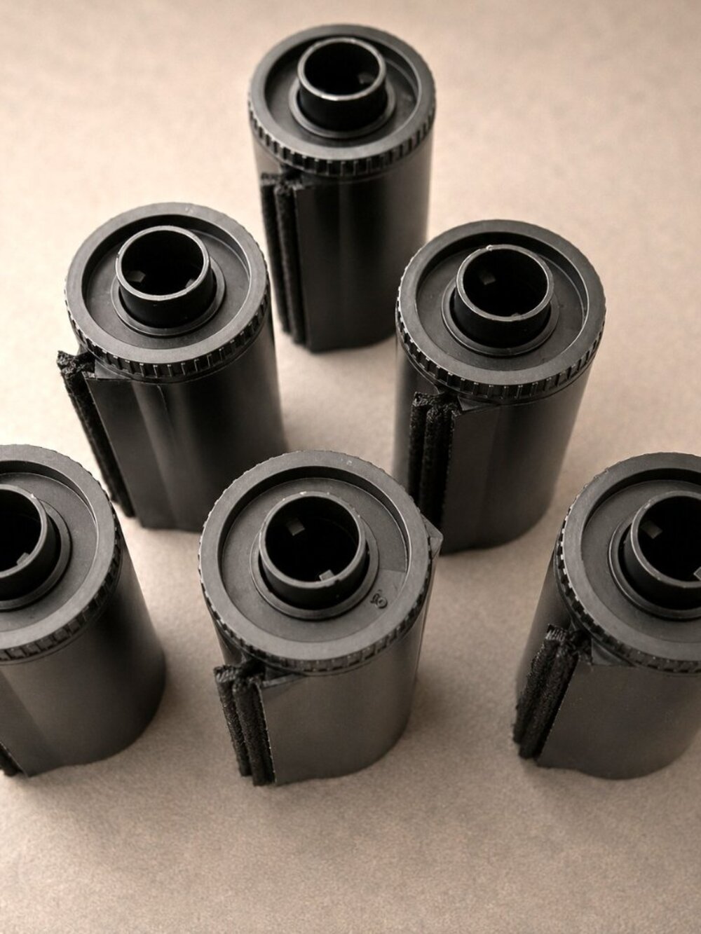 6 pack Kalt 35mm Reloadable Reusable Film Cassettes 6 Pack Screw Top Canisters - Picture 6 of 7